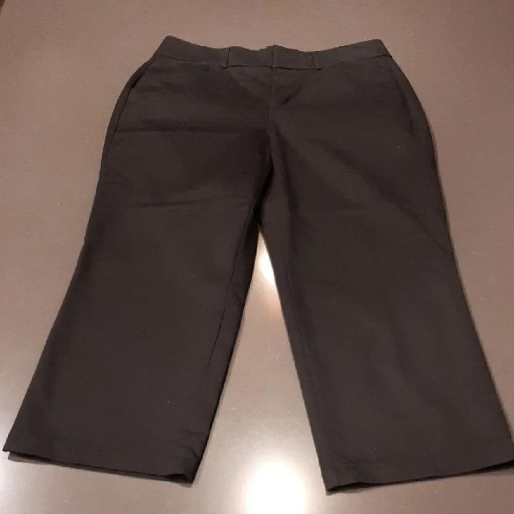 Dockers Ideal Fit Black Cropped Pants